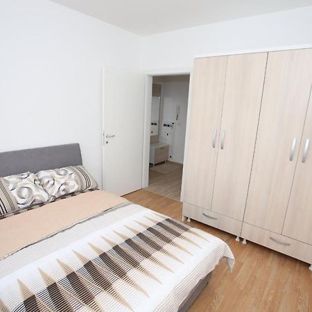 Ferienwohnung Fast Sleep & Go 3 Paraćin Exterior foto